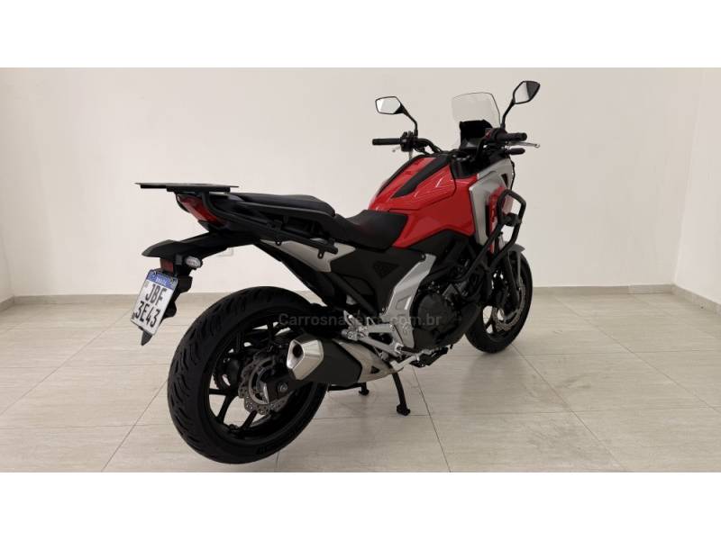 HONDA - NC 750X - 2022/2022 - Vermelha - R$ 54.900,00
