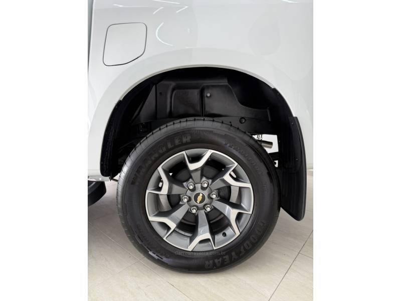 CHEVROLET - S10 - 2024/2025 - Branca - R$ 241.900,00