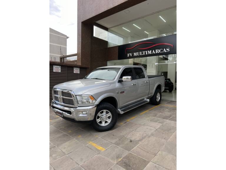 DODGE - RAM - 2011/2012 - Prata - R$ 209.900,00