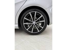 MERCEDES-BENZ - B 200 - 2014/2014 - Prata - R$ 69.990,00