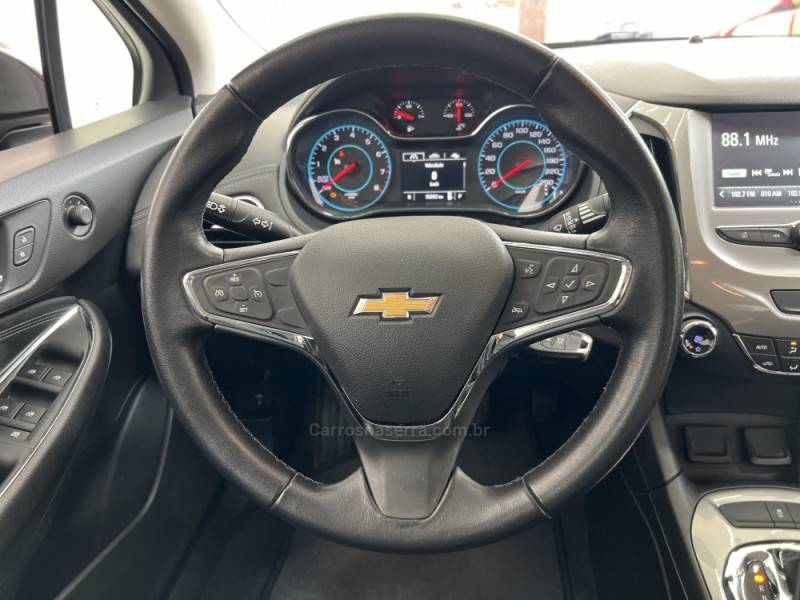 CHEVROLET - CRUZE - 2019/2019 - Preta - R$ 92.990,00