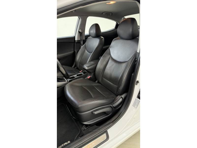 HYUNDAI - ELANTRA - 2014/2015 - Branca - R$ 66.900,00