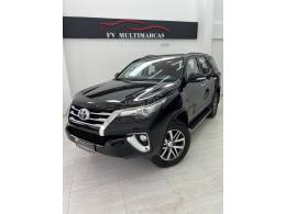 TOYOTA - HILUX SW4 - 2017/2017 - Preta - R$ 216.990,00