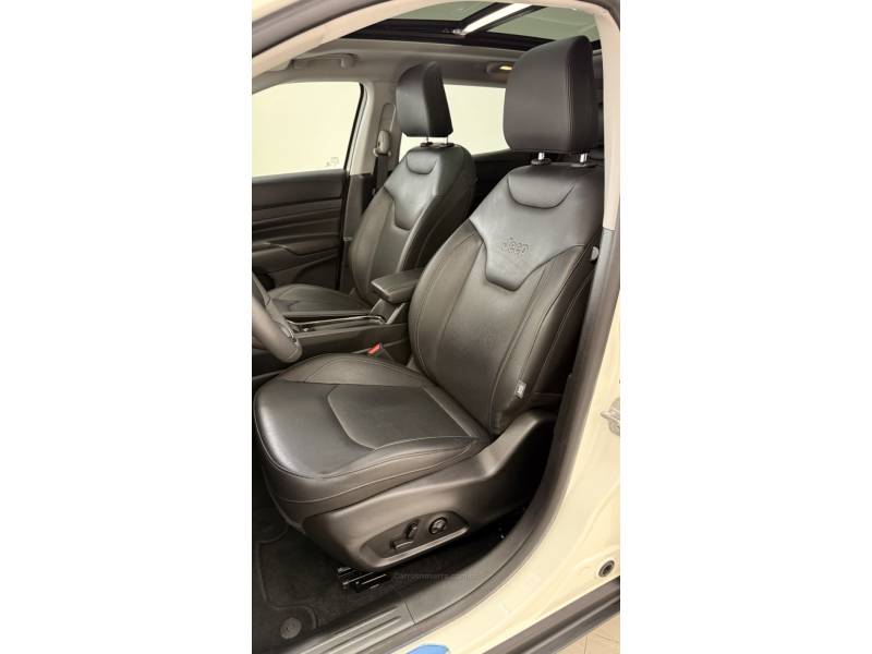 JEEP - COMPASS - 2023/2023 - Branca - R$ 154.900,00