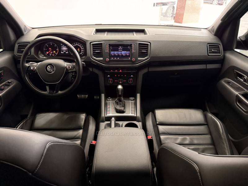 VOLKSWAGEN - AMAROK - 2022/2023 - Cinza - R$ 219.900,00