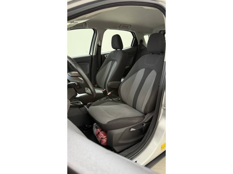 FORD - ECOSPORT - 2015/2015 - Prata - R$ 58.900,00