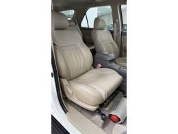 TOYOTA - HILUX SW4 - 2012/2013 - Branca - R$ 139.900,00