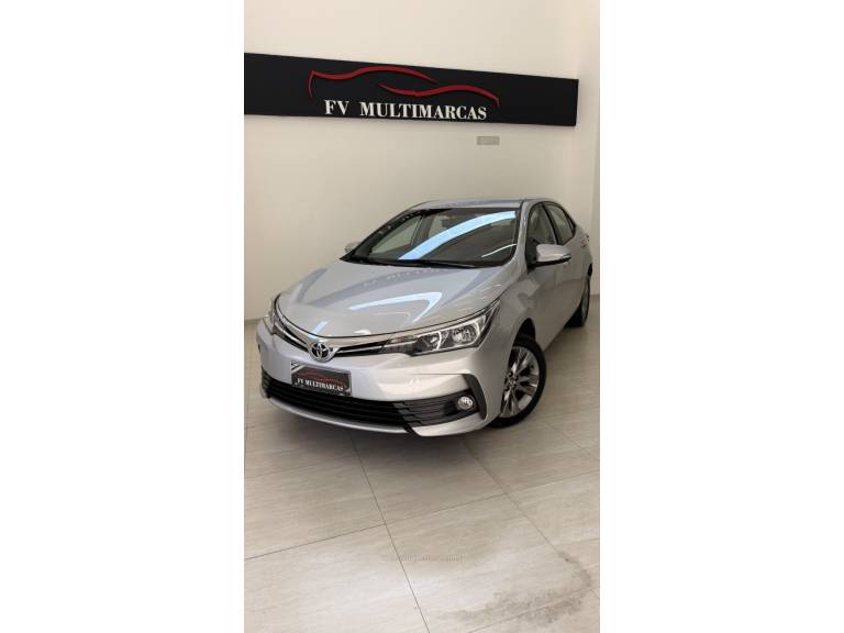 TOYOTA - COROLLA - 2019/2019 - Prata - R$ 106.900,00