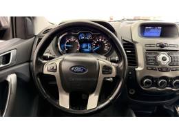 FORD - RANGER - 2015/2016 - Preta - R$ 139.900,00