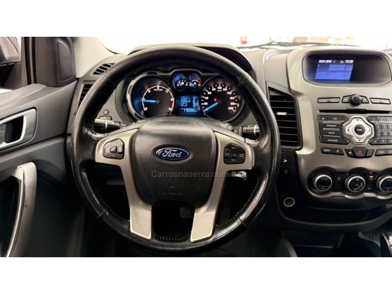 FORD - RANGER - 2015/2016 - Preta - R$ 139.900,00