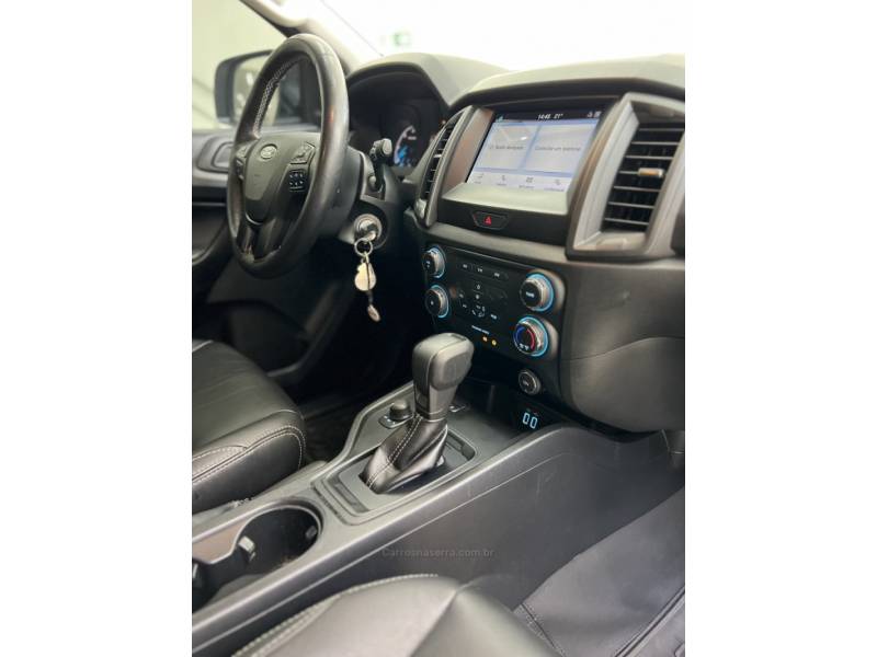 FORD - RANGER - 2022/2023 - Branca - R$ 185.900,00