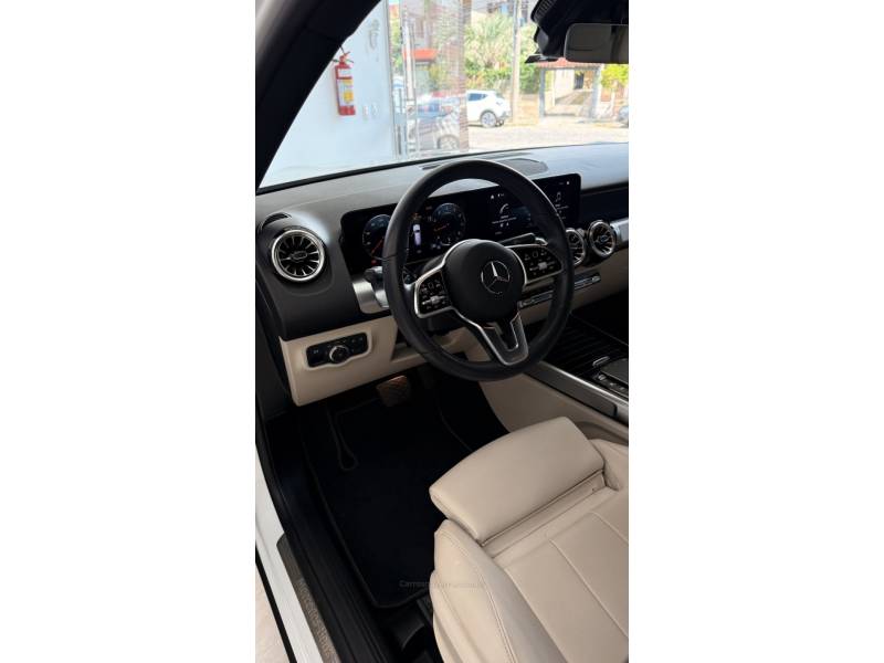 MERCEDES-BENZ - GLB 200 - 2023/2023 - Branca - R$ 259.900,00