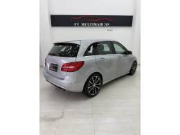 MERCEDES-BENZ - B 200 - 2014/2014 - Prata - R$ 69.990,00