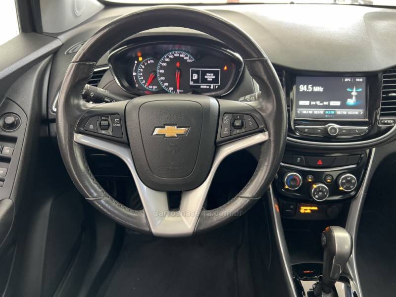 CHEVROLET - TRACKER - 2018/2018 - Preta - R$ 96.990,00