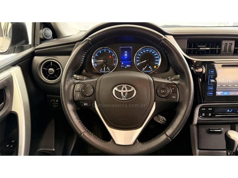 TOYOTA - COROLLA - 2019/2019 - Prata - R$ 106.900,00