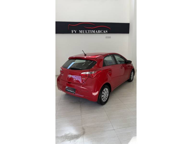 HYUNDAI - HB20 - 2014/2015 - Vermelha - R$ 41.900,00