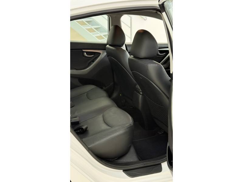 HYUNDAI - ELANTRA - 2014/2015 - Branca - R$ 66.900,00