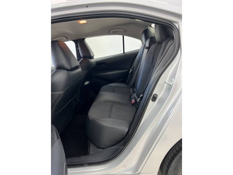 TOYOTA - COROLLA - 2019/2020 - Prata - R$ 111.900,00
