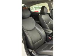 HYUNDAI - ELANTRA - 2014/2015 - Branca - R$ 66.900,00