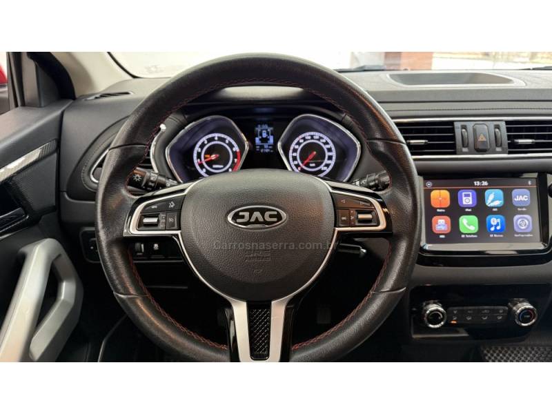 JAC - T40 - 2018/2018 - Vermelha - R$ 44.900,00