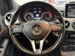 MERCEDES-BENZ - B 200 - 2014/2014 - Prata - R$ 69.990,00