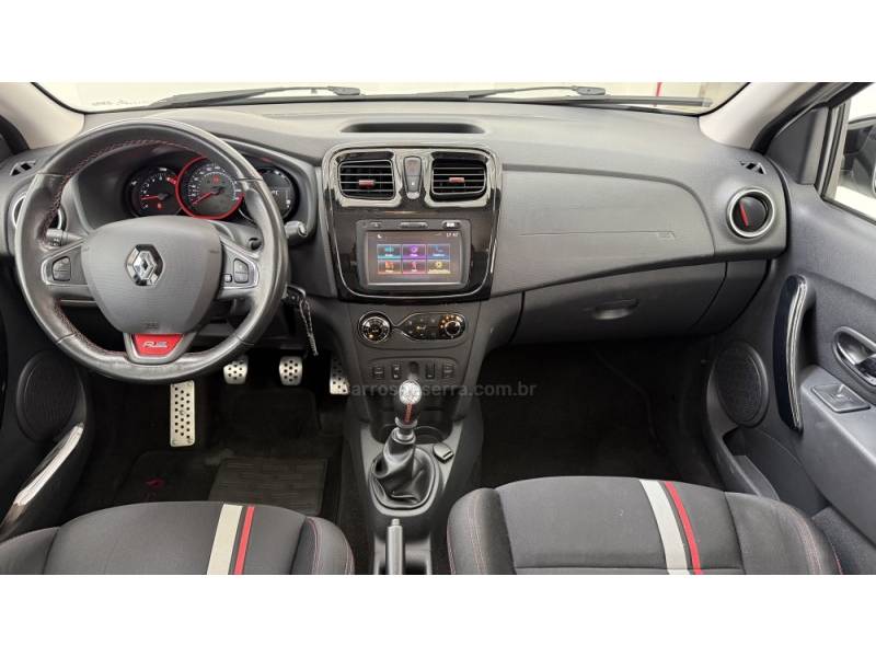 RENAULT - SANDERO - 2016/2017 - Branca - R$ 66.900,00