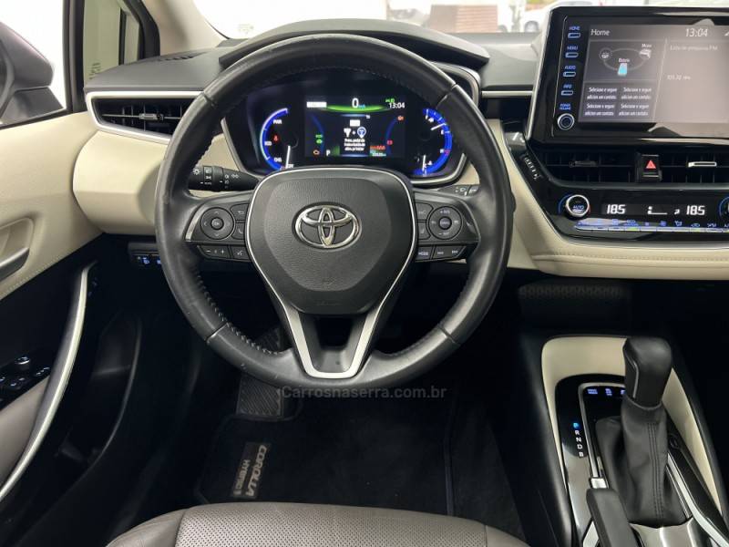 TOYOTA - COROLLA - 2020/2021 - Branca - R$ 135.900,00