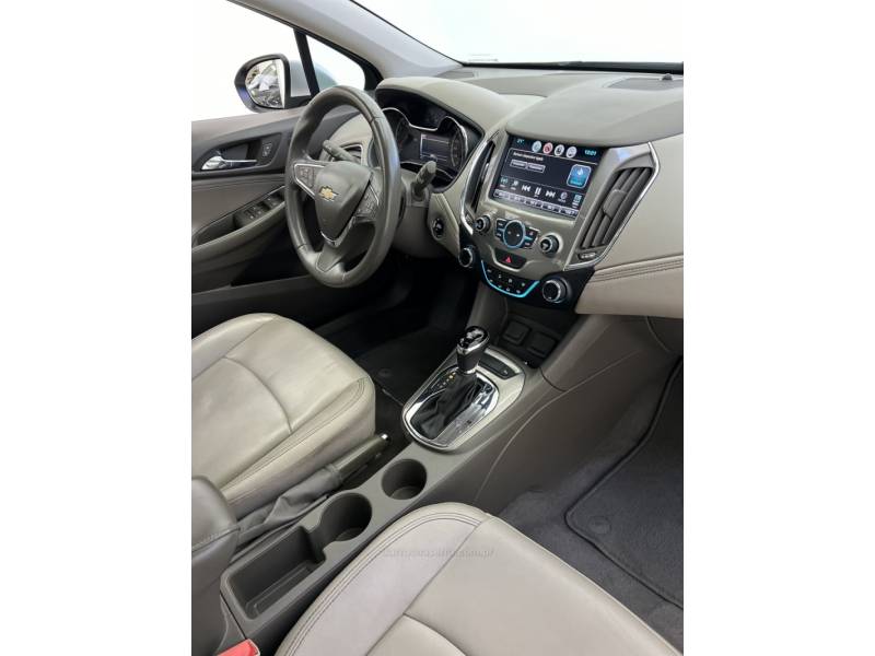 CHEVROLET - CRUZE - 2017/2017 - Prata - R$ 91.990,00