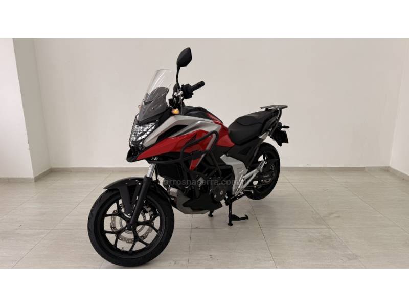 HONDA - NC 750X - 2022/2022 - Vermelha - R$ 54.900,00