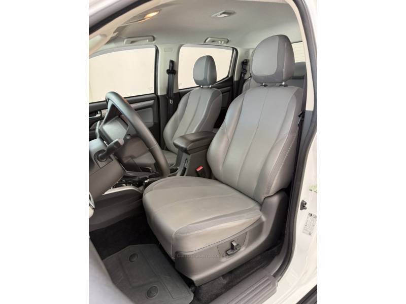 CHEVROLET - S10 - 2024/2025 - Branca - R$ 241.900,00