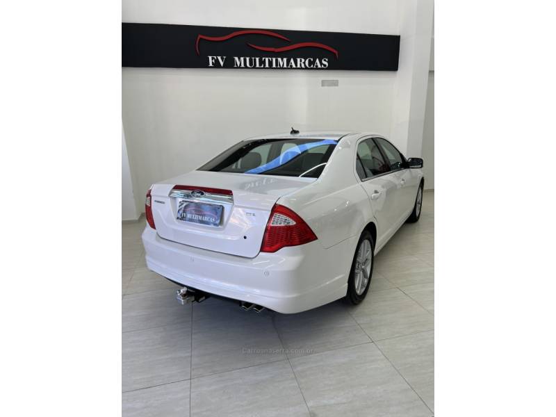 FORD - FUSION - 2010/2011 - Branca - R$ 44.900,00
