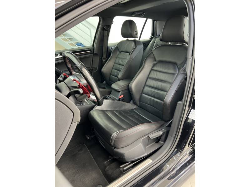 VOLKSWAGEN - GOLF - 2014/2014 - Preta - R$ 119.900,00