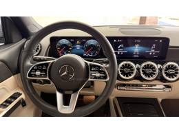 MERCEDES-BENZ - GLB 200 - 2023/2023 - Branca - R$ 259.900,00