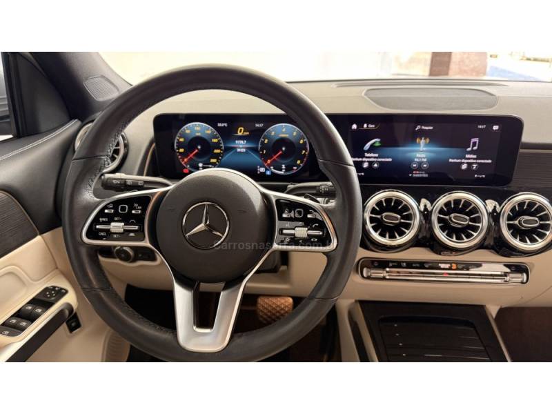 MERCEDES-BENZ - GLB 200 - 2023/2023 - Branca - R$ 259.900,00