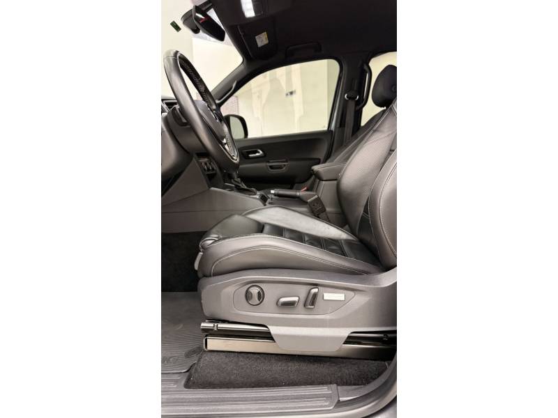 VOLKSWAGEN - AMAROK - 2022/2023 - Cinza - R$ 219.900,00