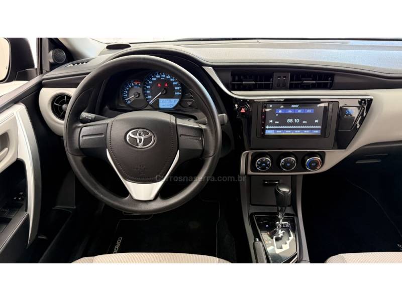 TOYOTA - COROLLA - 2018/2018 - Cinza - R$ 85.900,00