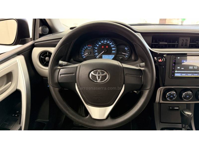TOYOTA - COROLLA - 2018/2018 - Cinza - R$ 85.900,00