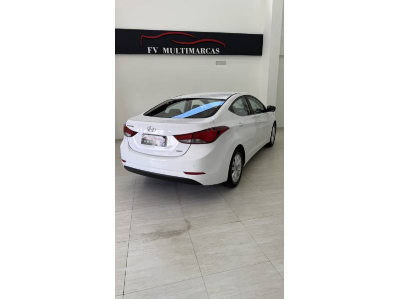 HYUNDAI - ELANTRA - 2014/2015 - Branca - R$ 66.900,00