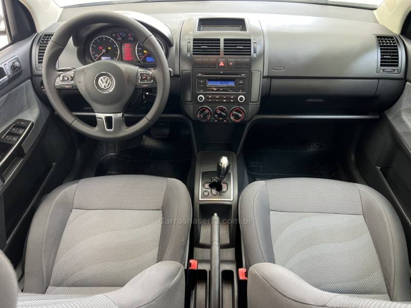 VOLKSWAGEN - POLO SEDAN - 2010/2010 - Prata - R$ 32.990,00