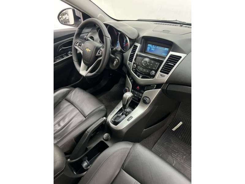 CHEVROLET - CRUZE - 2015/2015 - Cinza - R$ 69.990,00