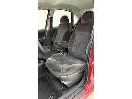 CITROËN - C3 - 2005/2006 - Vermelha - R$ 25.900,00