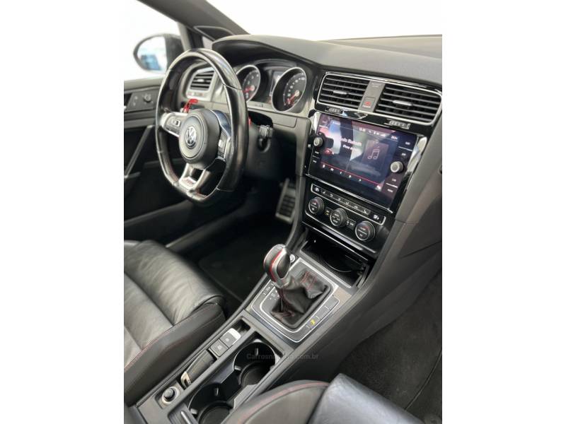 VOLKSWAGEN - GOLF - 2014/2014 - Preta - R$ 119.900,00