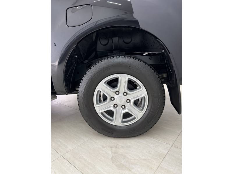 FORD - RANGER - 2015/2016 - Preta - R$ 124.900,00
